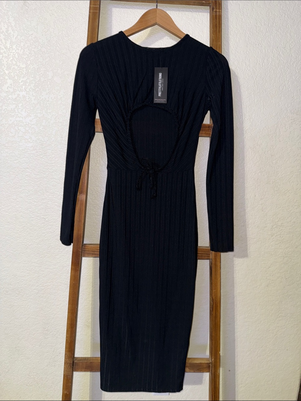 PrettyLittleThing Black Long Sleeve Midi Dress with Front Keyhole